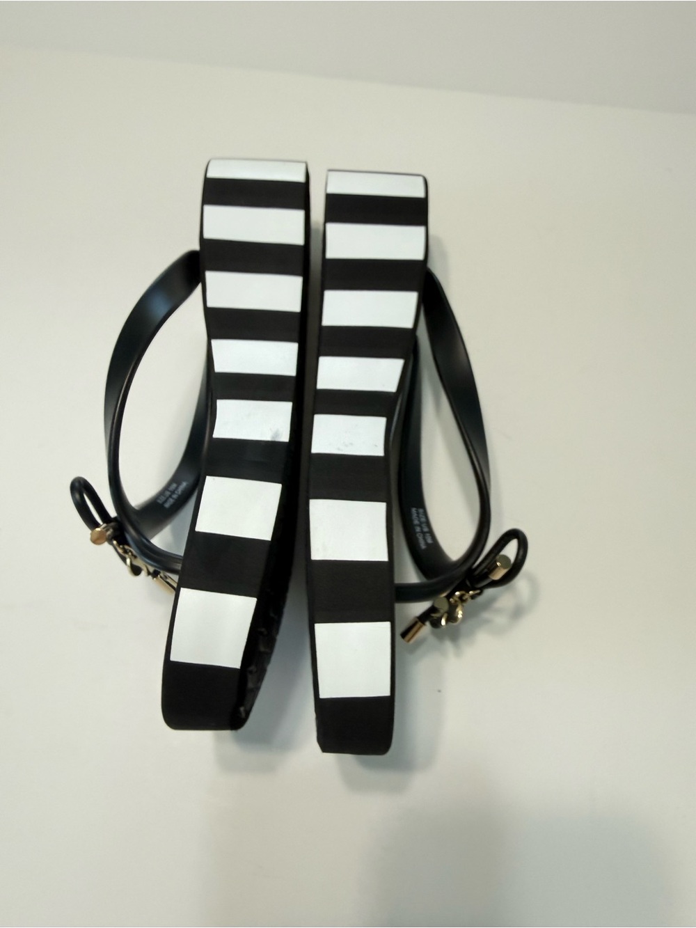 kate spade Rhett Black White Stripes Wedge Platform Thong Sandals Bow Size 10 - Picture 6 of 15